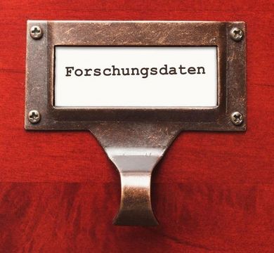 Picture of a red draw that says "Forschungsdaten" on the label