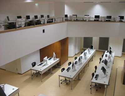 Foto eines PC-Pools im Seminargebäude